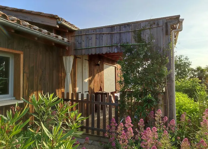 Les Bourdettes Nyaraló